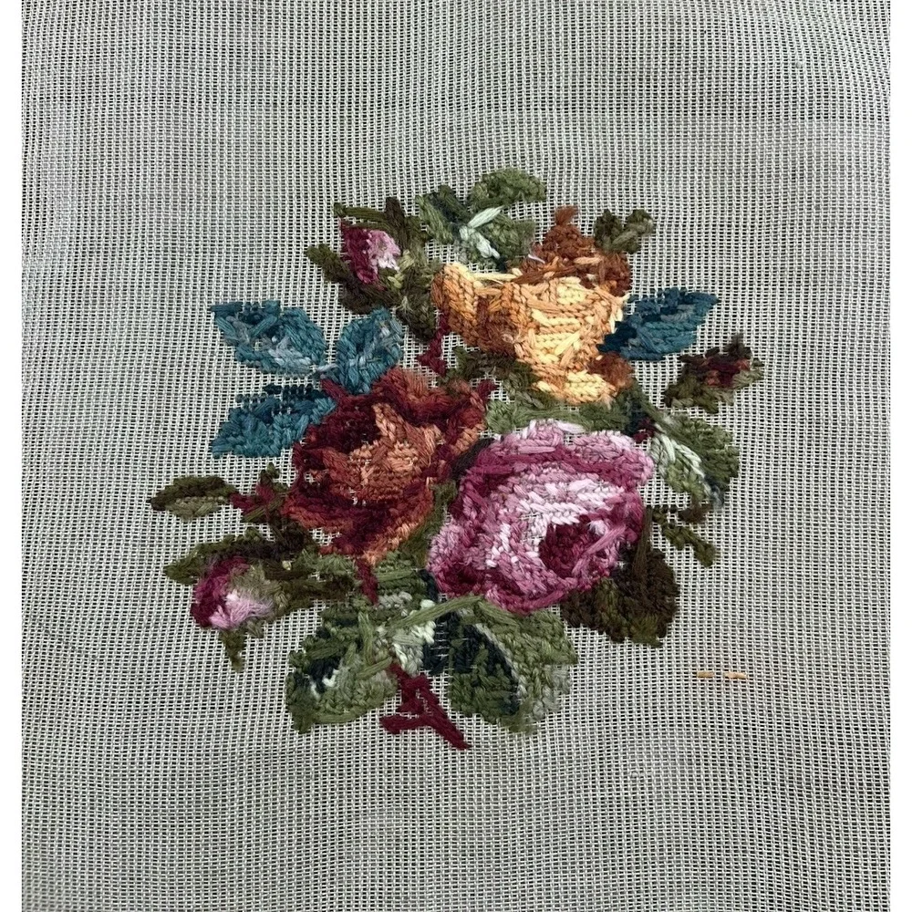Paragon Needlepoint Tapestry Finished Floral Piece Art. 2100 B 7145 Embroidery